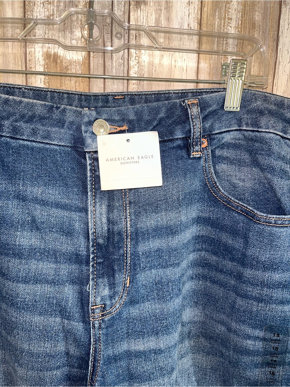 American Eagle Curvy Mom Jeans Size 18 High Rise Distressed Stretch NWT - Picture 4 of 7